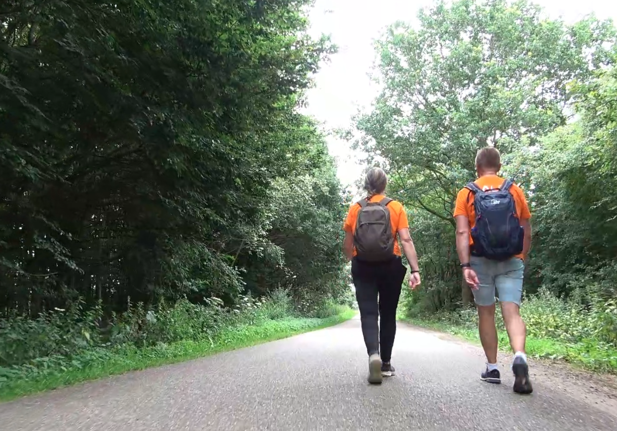 Ook de wandelaars zijn actief in beweging