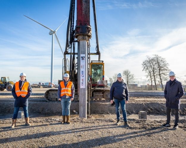 De eerste heipaal